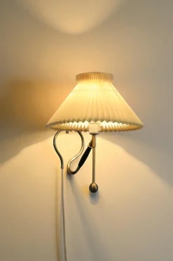 Online Pamono 306 Wall Lamp in Brass with Original Lampshade by Kaare Klint for Le Klint, 1940s