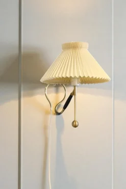 Online Pamono 306 Wall Lamp in Brass with Original Lampshade by Kaare Klint for Le Klint, 1940s