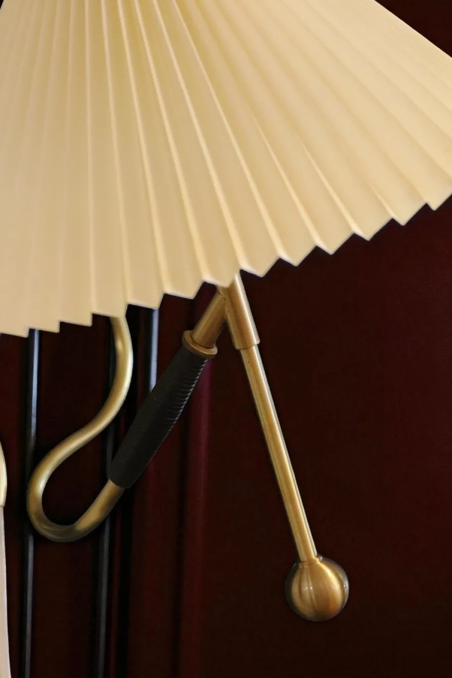 Online Pamono 306 Wall Lamp in Brass with Original Lampshade by Kaare Klint for Le Klint, 1940s