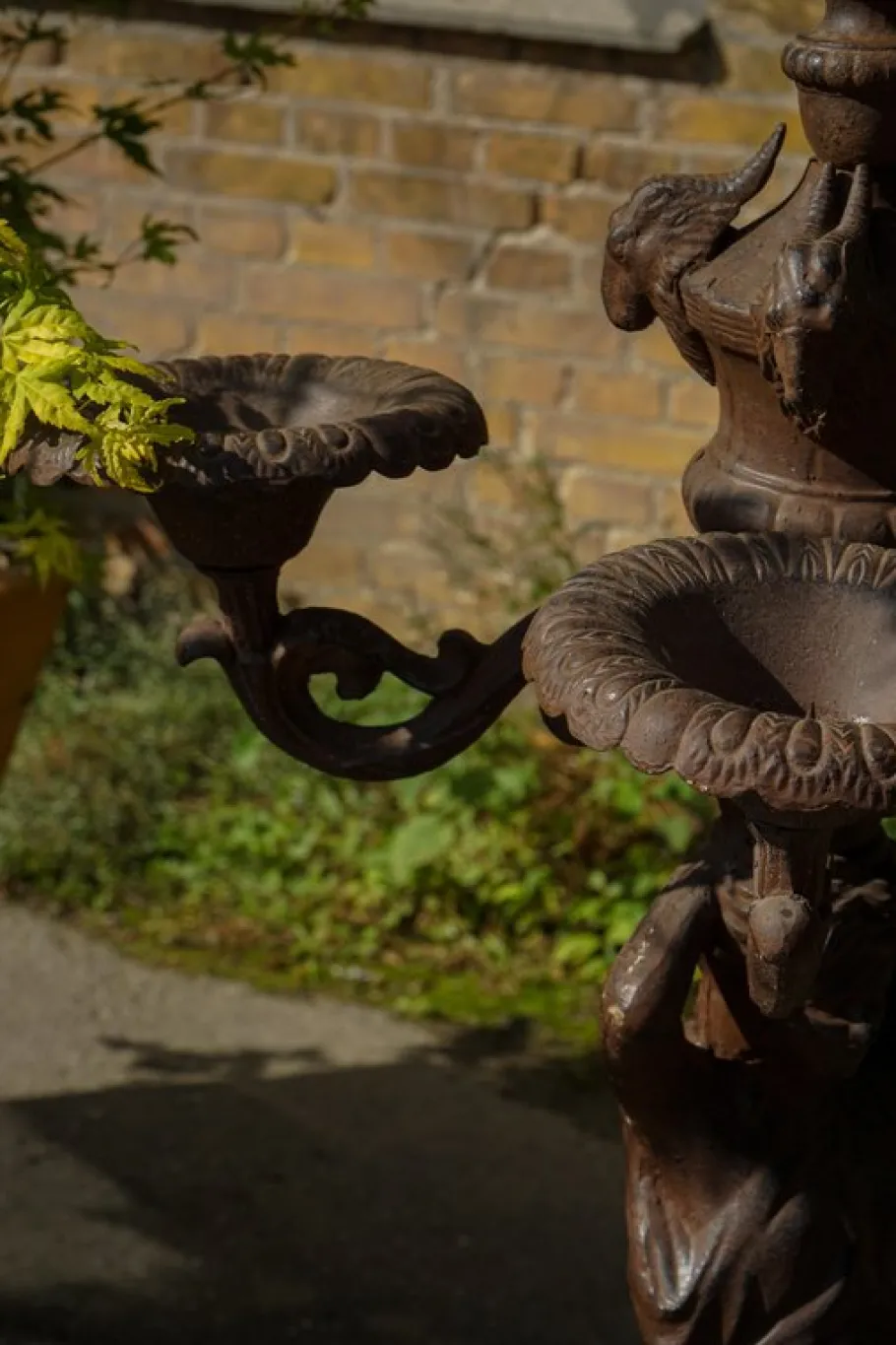 Outlet Pamono Antique Cast Iron Outdoor Candelabra Sculpture, 1890s