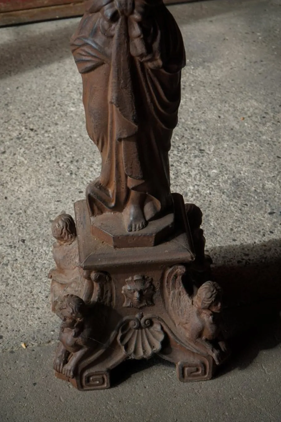 Outlet Pamono Antique Cast Iron Outdoor Candelabra Sculpture, 1890s