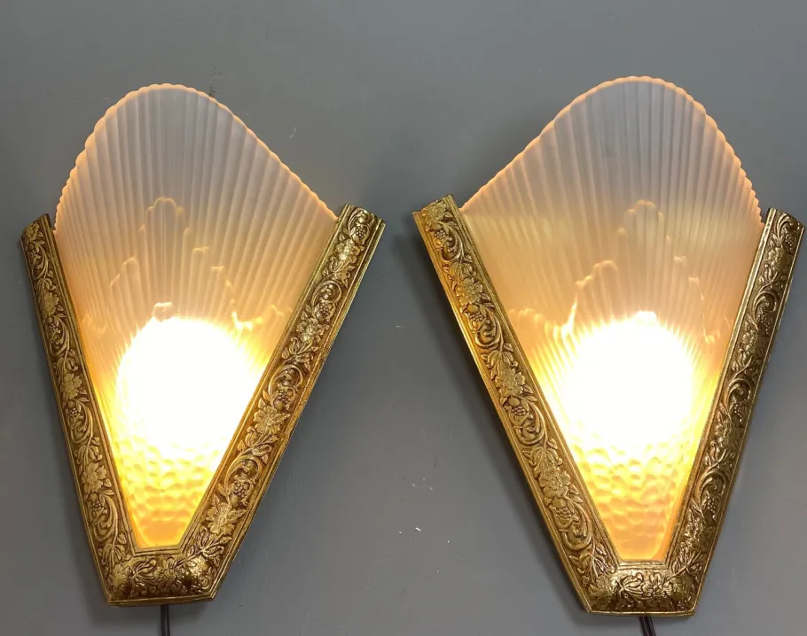 New Pamono Antique French Art Deco Style Brass & Glass Wall Lights, 1920s, Set of 2