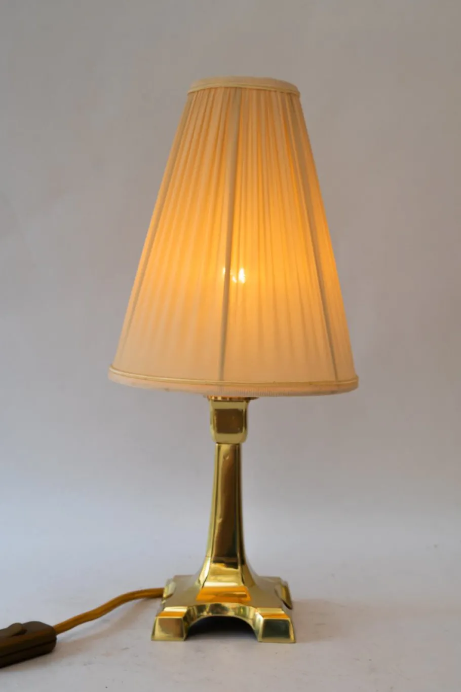 Pamono Art Deco Brass Table Lamp with Fabric Shade, Vienna, Austria, 1920s