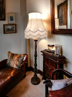 New Pamono Art Deco Floor Lamp in Turned Walnut Wood, 1890s