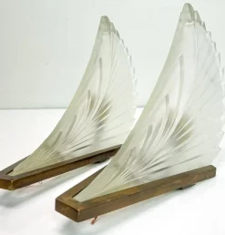 New Pamono Art Deco French Feather Shape Frosted Glass Wall Sconce, 1930s