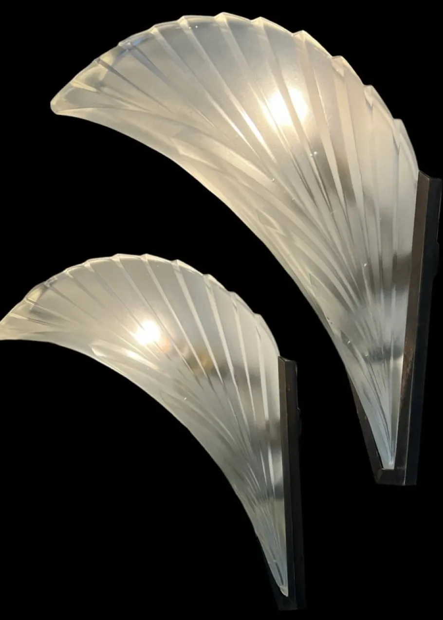New Pamono Art Deco French Feather Shape Frosted Glass Wall Sconce, 1930s