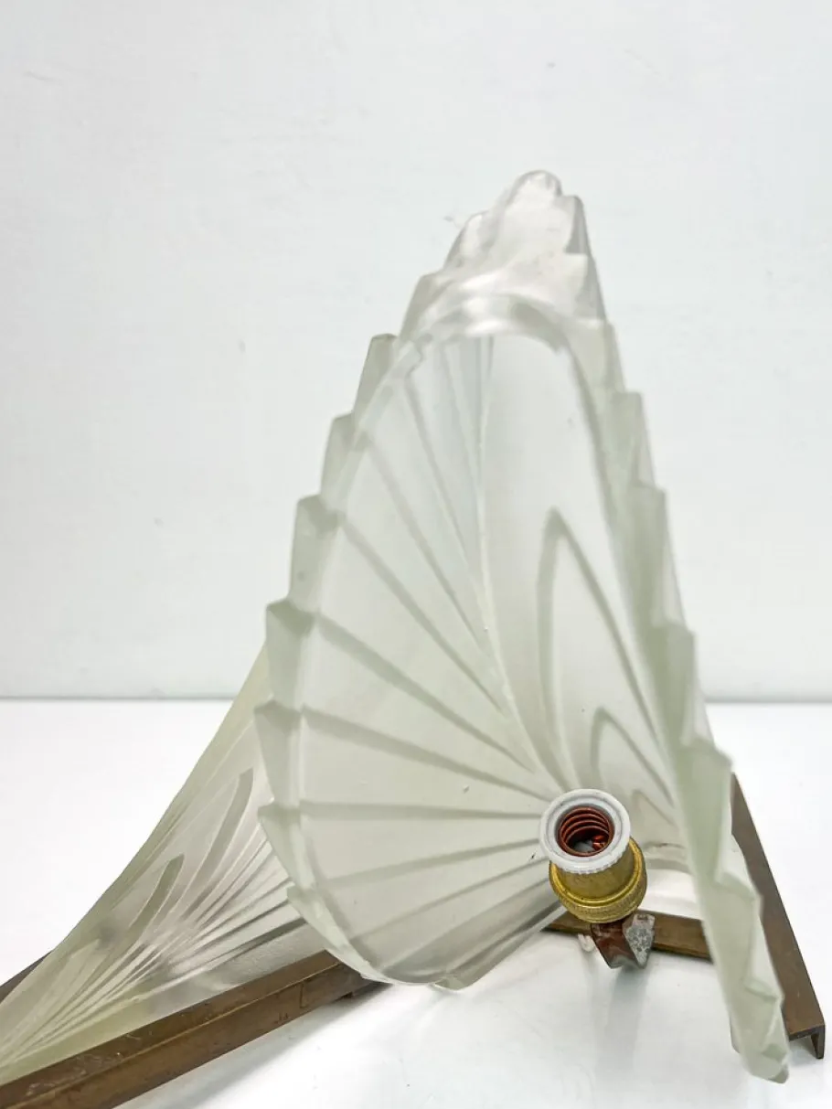 New Pamono Art Deco French Feather Shape Frosted Glass Wall Sconce, 1930s