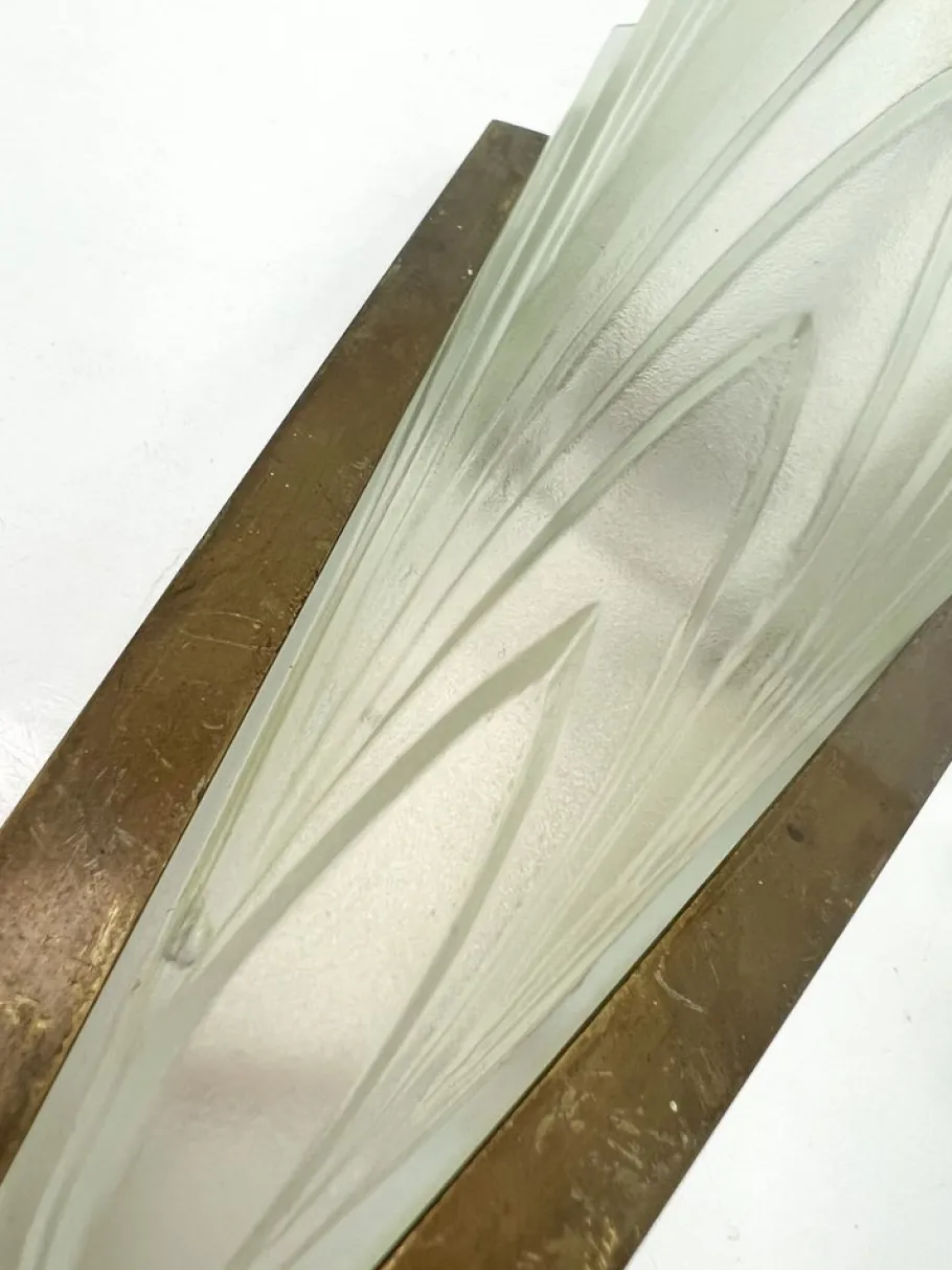 New Pamono Art Deco French Feather Shape Frosted Glass Wall Sconce, 1930s