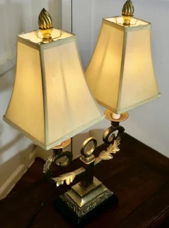 Sale Pamono Art Deco Hollywood Regency Twin Toleware Table Lamp, 1960s