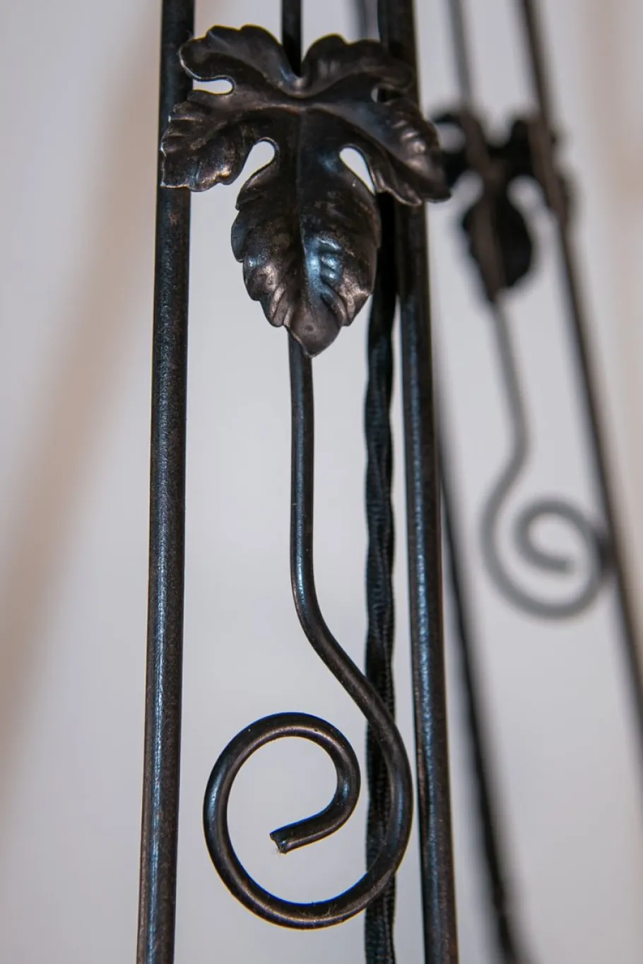 Outlet Pamono Art Deco Wrought Iron and Pate de Verre Lamp by G. V. Croismare for Muller Frères, France, 1925