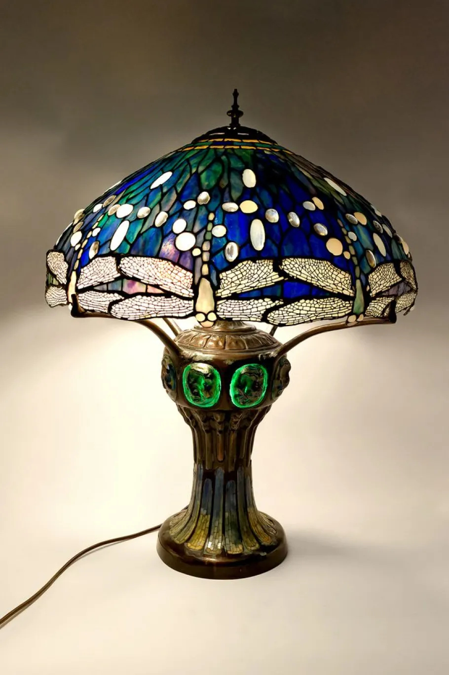 Discount Pamono Art Nouveau Salon Lamp in Patinated Bronze and Stained Glass in the style of Tiffany Studios, 1980s