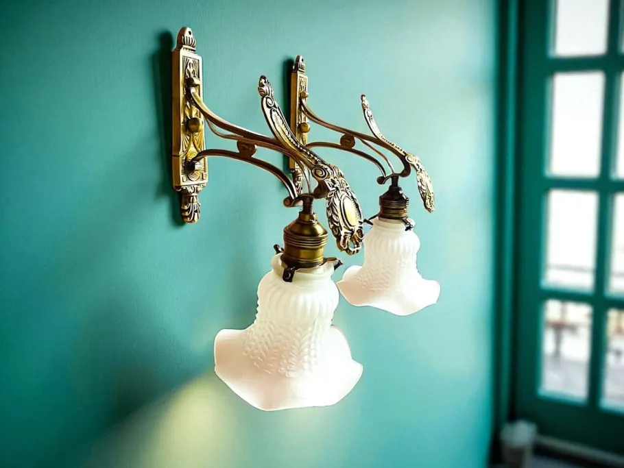 Hot Pamono Art Nouveau Style Brass and Frosted Glass Tulips Wall Lights, 1960s, Set of 2