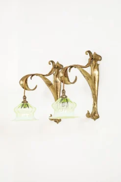 Hot Pamono Arts & Crafts Planished Brass Wall Lamps, 1890s, Set of 2