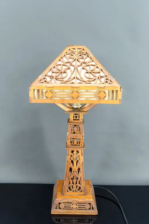 Best Pamono Arts & Crafts Prairie School Cut-Out Wood Lamp in the style of Frank Lloyd Wright, USA, 1900s