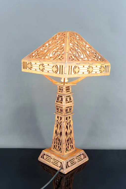 Best Pamono Arts & Crafts Prairie School Cut-Out Wood Lamp in the style of Frank Lloyd Wright, USA, 1900s