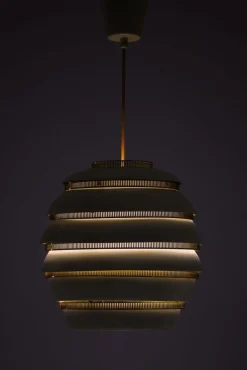 New Pamono Beehive Lamp in Brass and White Lacquered Metal by Alvar Aalto, 1953