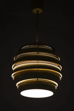 New Pamono Beehive Lamp in Brass and White Lacquered Metal by Alvar Aalto, 1953