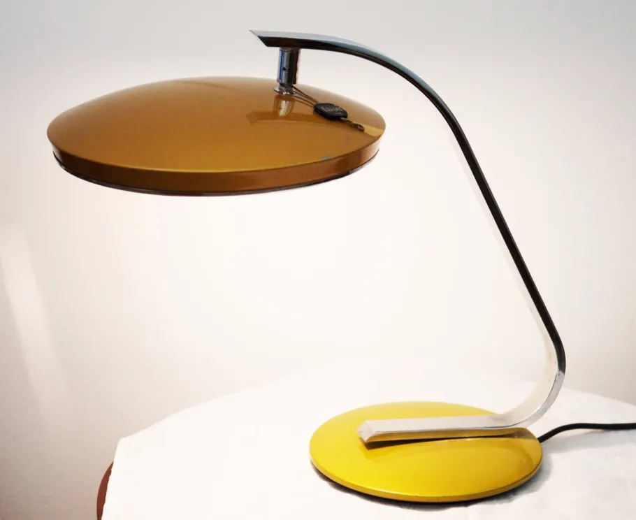 Discount Pamono Bicolored Desk Lamp from Fase, 1960s