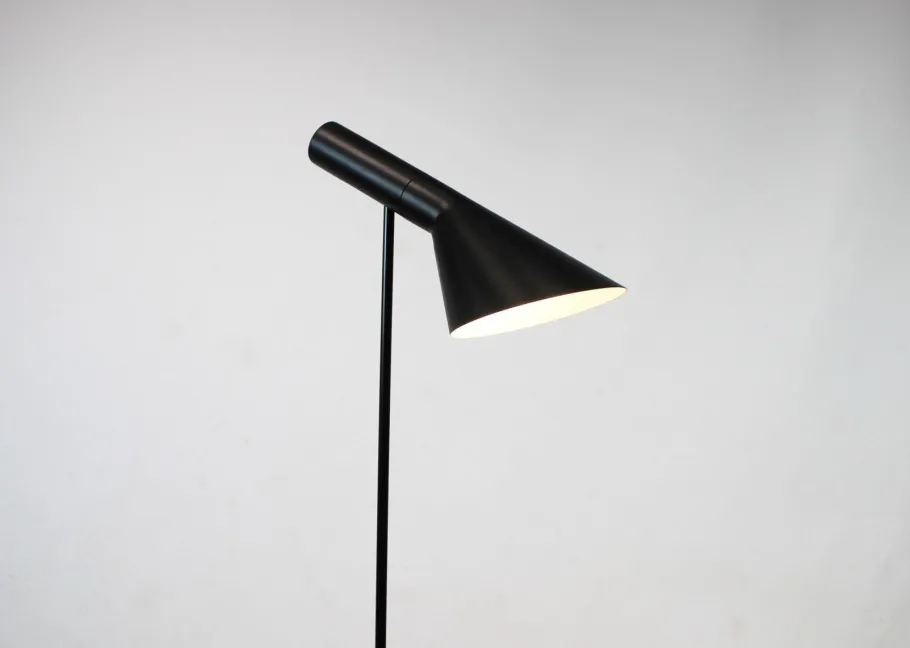 Online Pamono Black Floor Lamp by Arne Jacobsen for Louis Poulsen