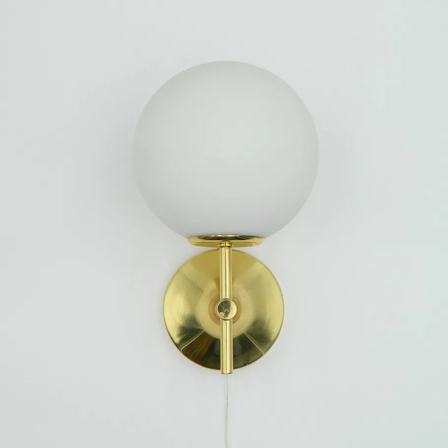 Online Pamono Brass Wall Light by E. R. Nele for Temde, Switzerland