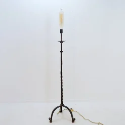 Sale Pamono Brutalist Wrought Iron Tripod Floor Lamp, 20th Century
