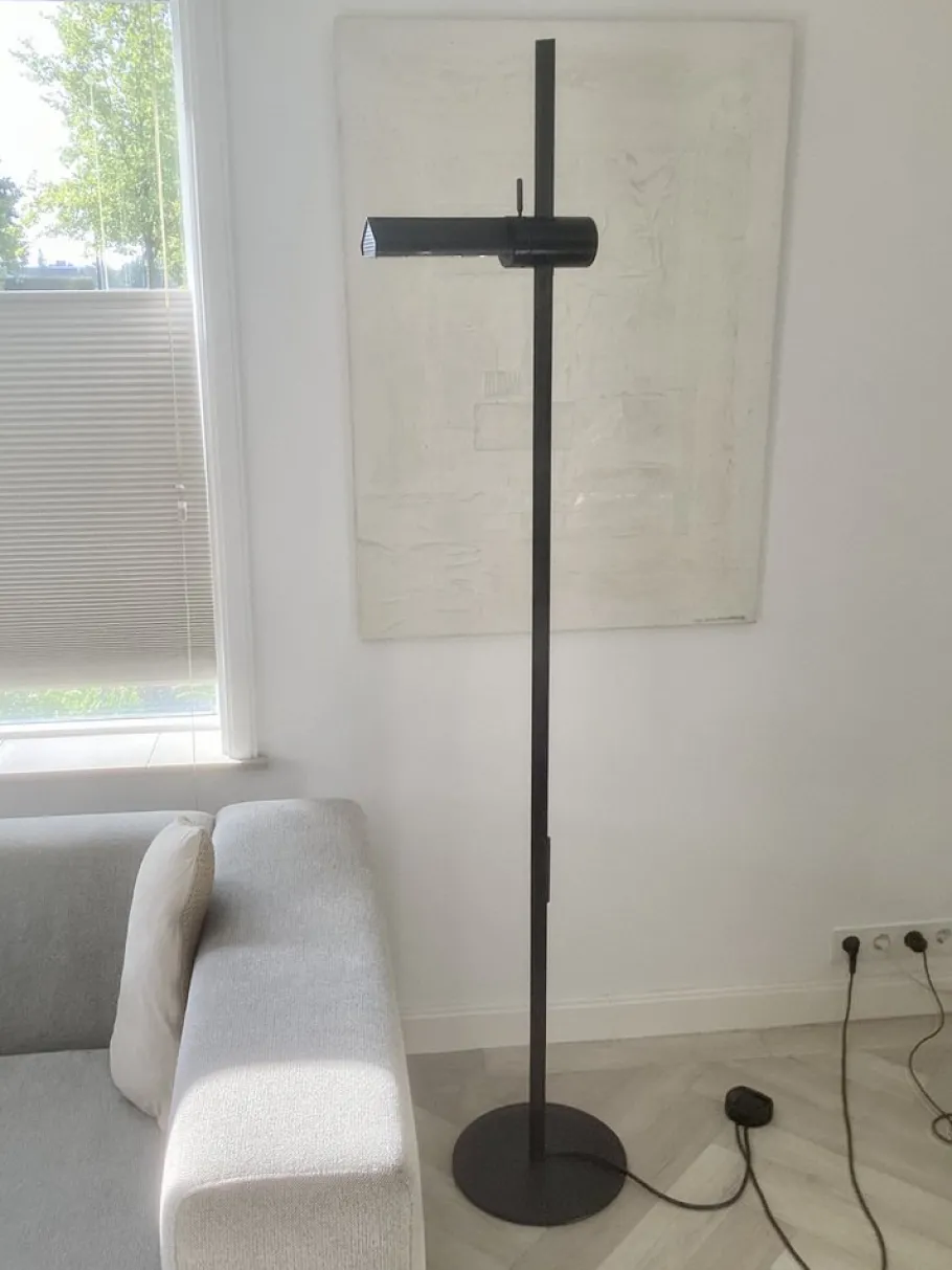 Discount Pamono Caltha Floor Lamp by Gianfranco Frattini for Luci, Italy, 1980s