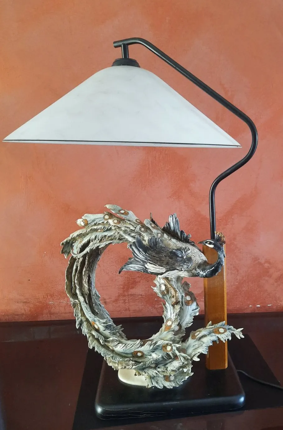 Pamono Capodimonte Peacock Sculpture Table Lamp by Giuseppe Armani, 1980s