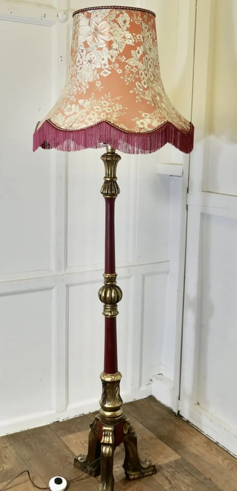 New Pamono Carved Gilt and Painted Baroque Floor Lamp, 1920s