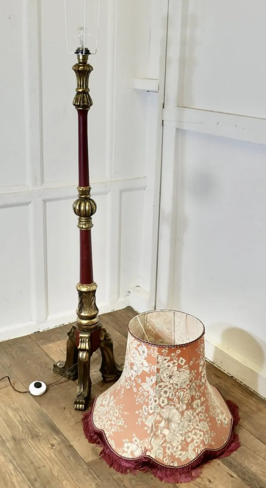 New Pamono Carved Gilt and Painted Baroque Floor Lamp, 1920s
