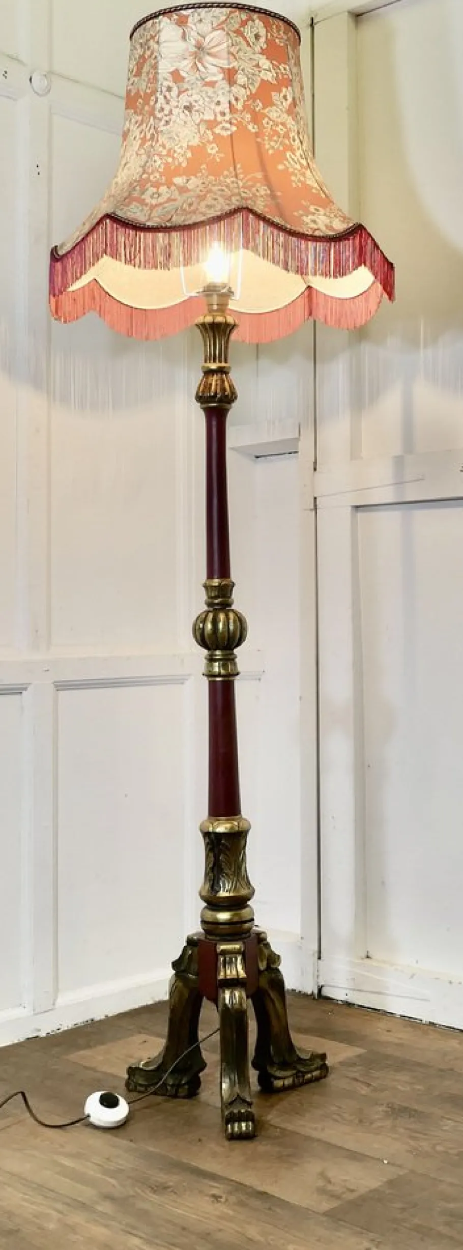 New Pamono Carved Gilt and Painted Baroque Floor Lamp, 1920s