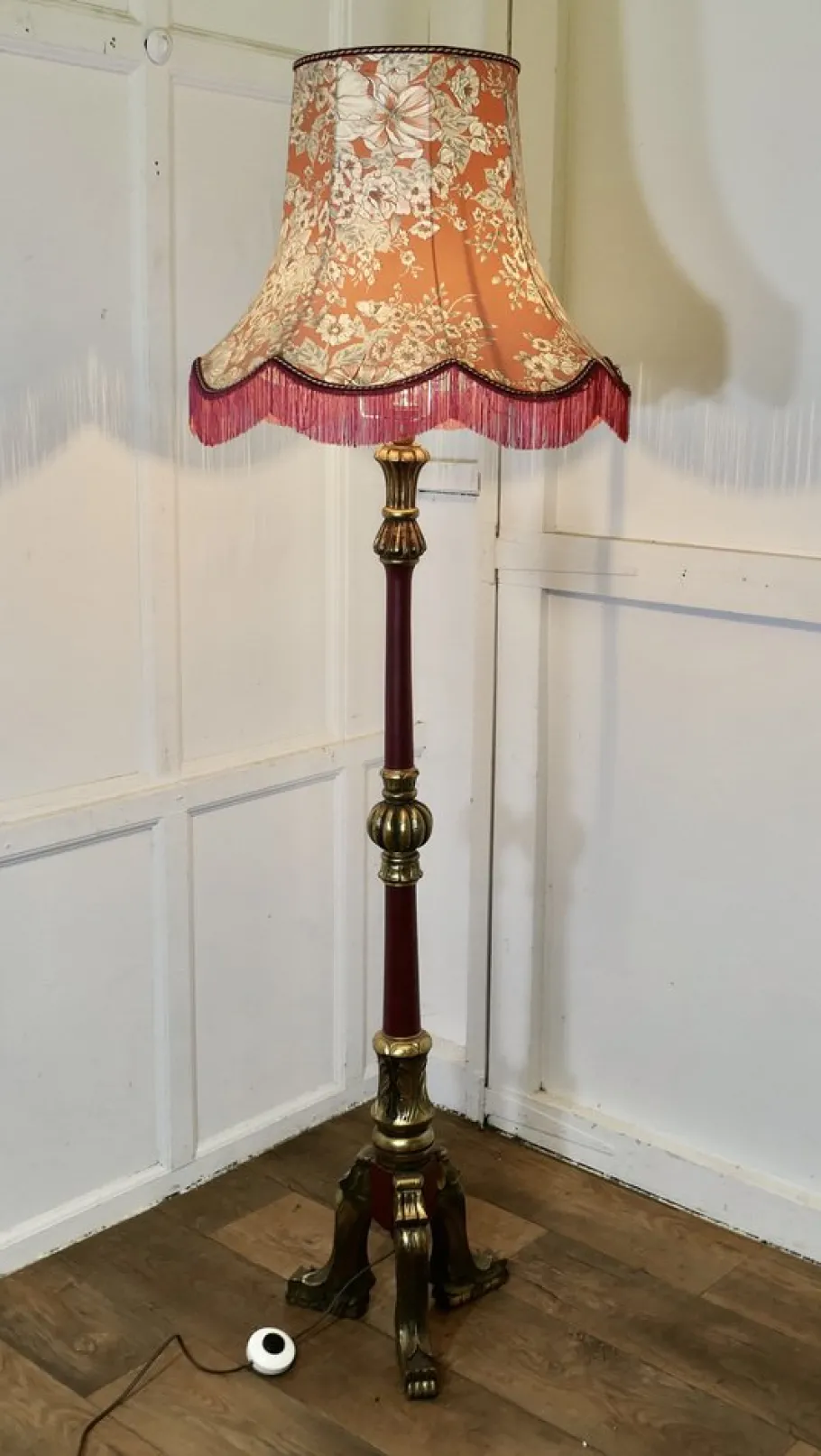 New Pamono Carved Gilt and Painted Baroque Floor Lamp, 1920s