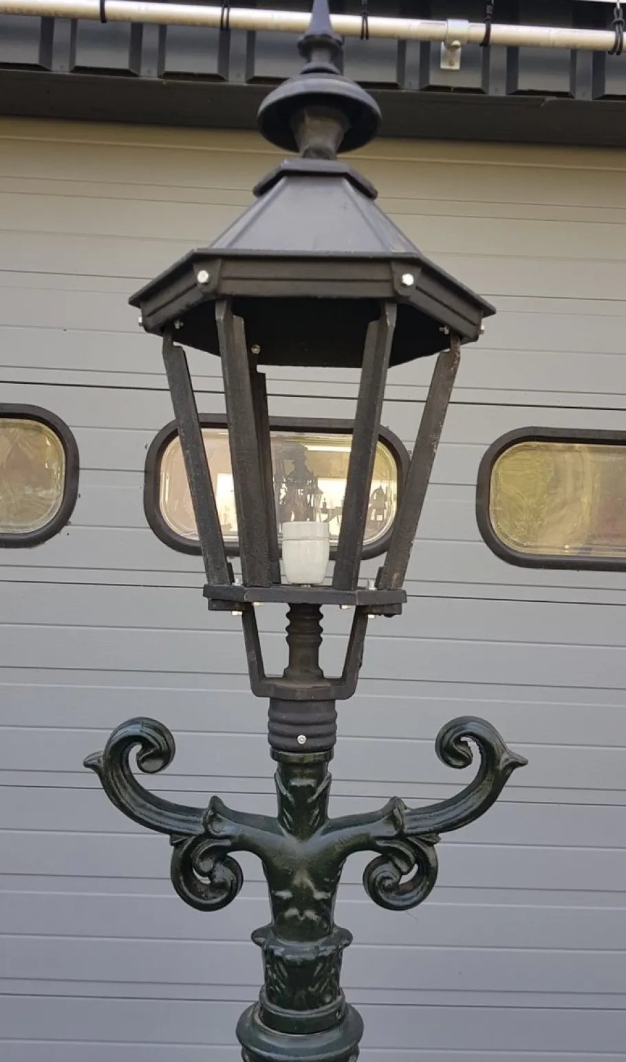 New Pamono Cast Iron Lamp Post Romantica with Hexagon Cast Iron Lantern