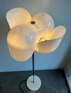 Discount Pamono Dafne Floor Lamp in Acrylic Glass by Olaf von Bohr for Artemide, 1972