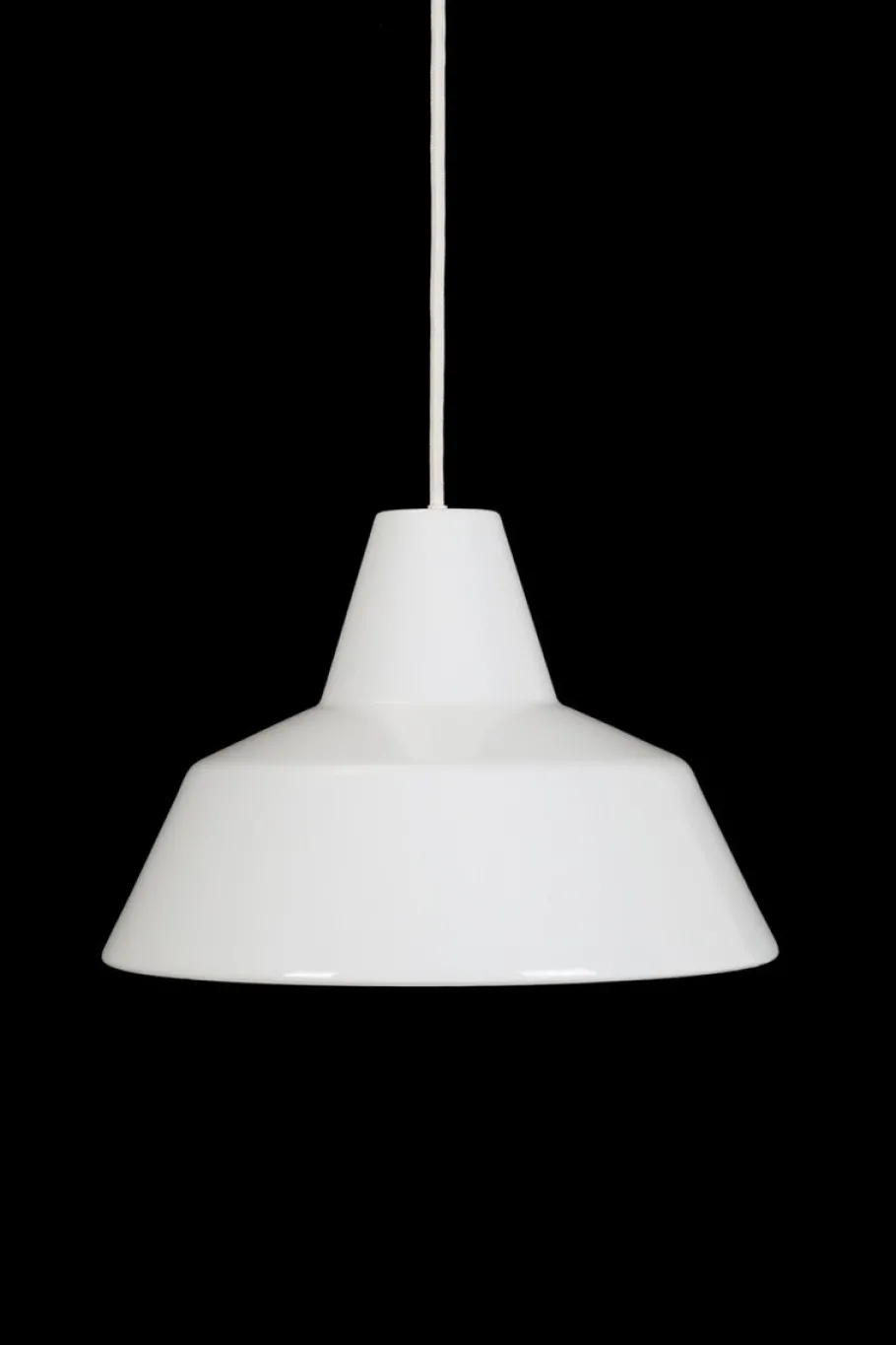 Hot Pamono Danish White Enamel Workshop Pendant Lamp by Axel Wedel Madsen for Louis Poulsen, 1970s