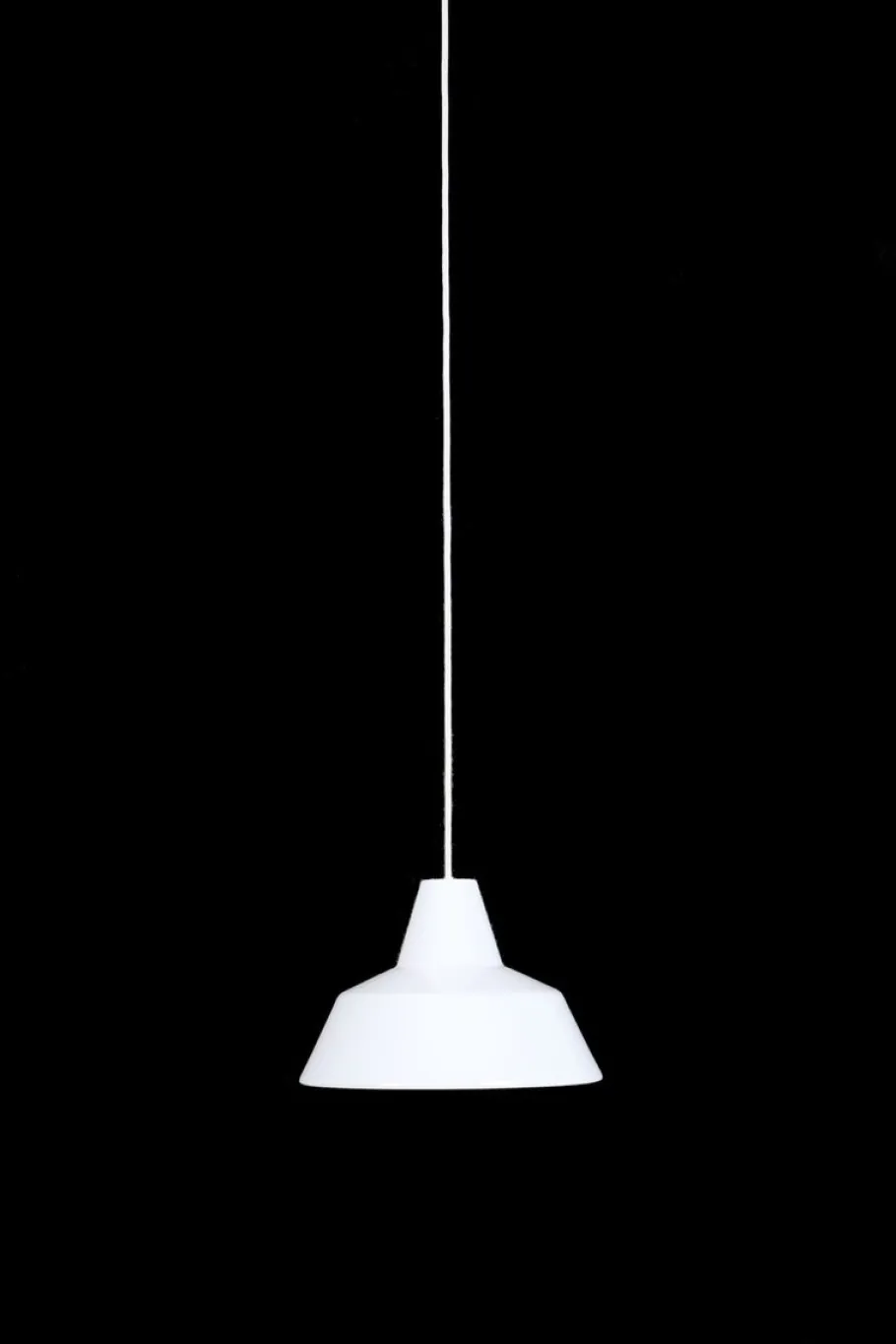 Hot Pamono Danish White Enamel Workshop Pendant Lamp by Axel Wedel Madsen for Louis Poulsen, 1970s
