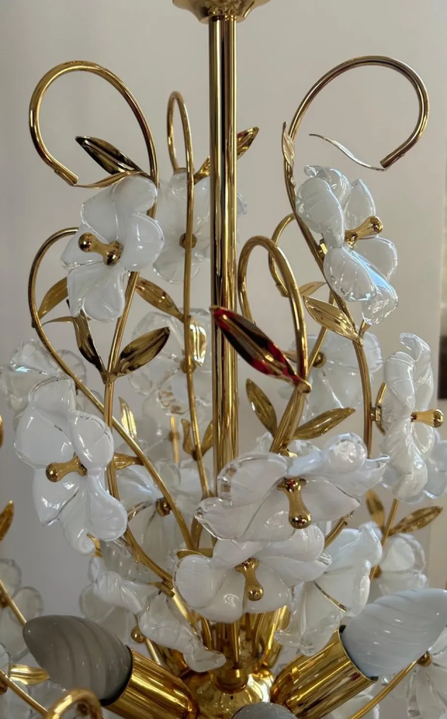 Hot Pamono Dew and Gold Murano White Flowers Chandelier, 1980s