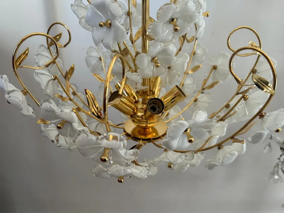 Hot Pamono Dew and Gold Murano White Flowers Chandelier, 1980s