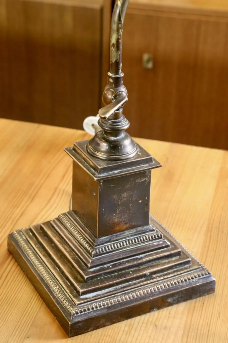 Online Pamono Early 20th Century Edwardian Brass Bankers Desk Lamp, 1900s