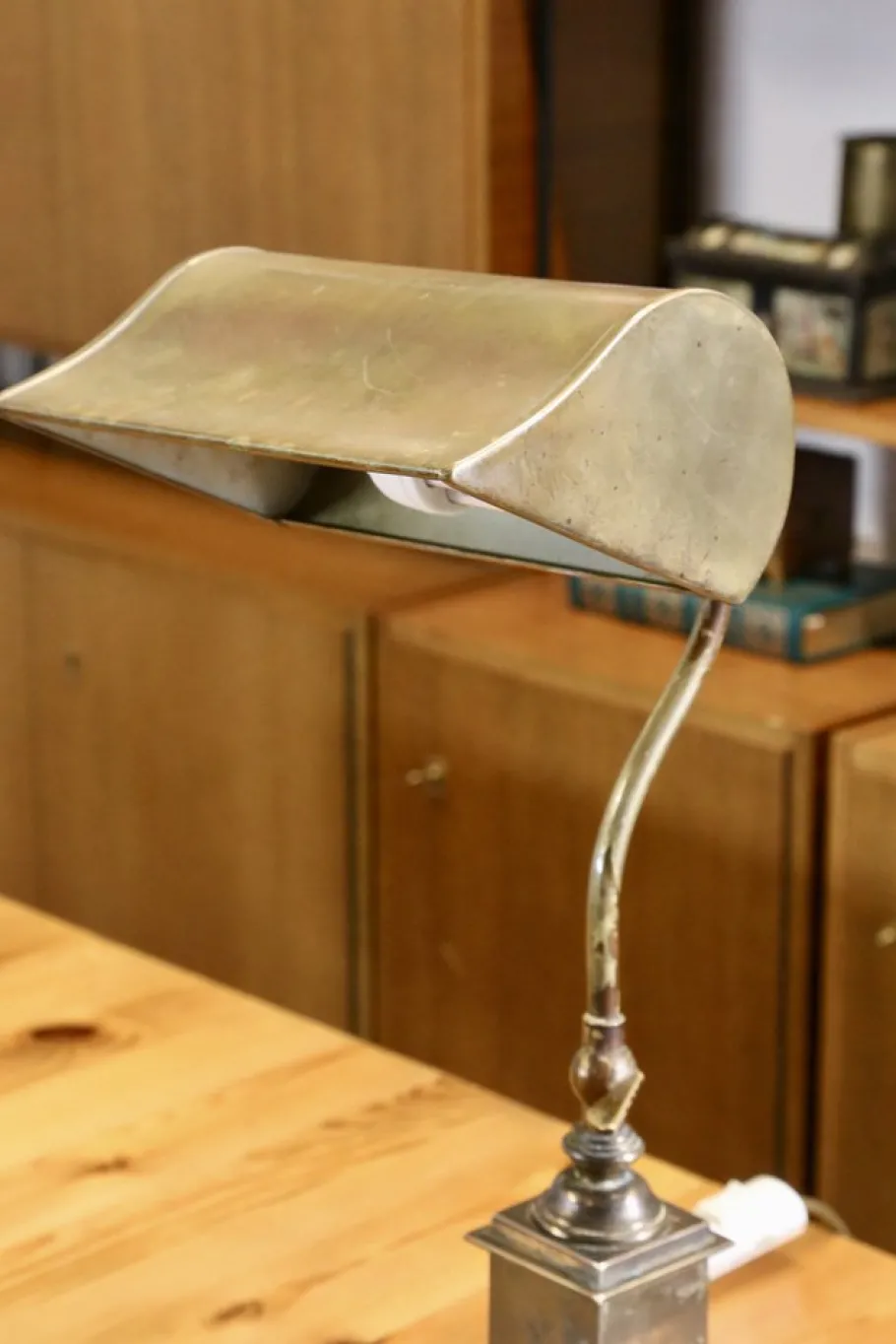 Online Pamono Early 20th Century Edwardian Brass Bankers Desk Lamp, 1900s