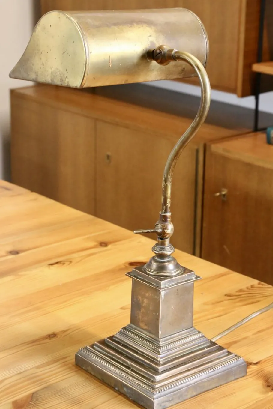 Online Pamono Early 20th Century Edwardian Brass Bankers Desk Lamp, 1900s