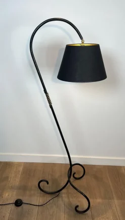 Outlet Pamono Floor Lamp in Black Lacquered Metal and Brass in the style of Jean Royère