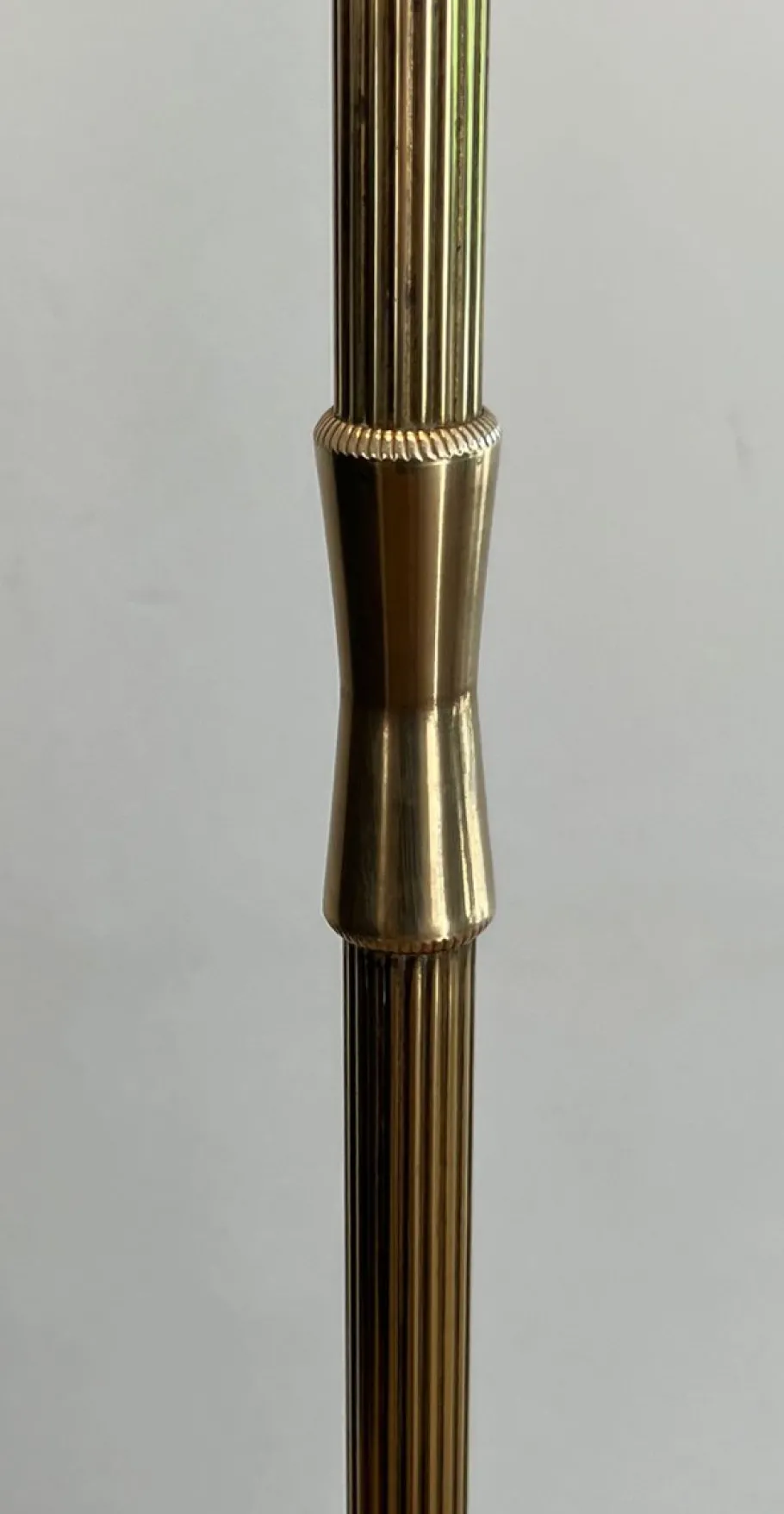 Sale Pamono Floor Lamp in Brass and Tripod Base with Claw Feet from Maison Jansen