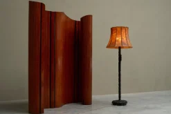 Outlet Pamono Floor Lamp in Hand-Carved Wood with Leather Shade, Early 20th Century