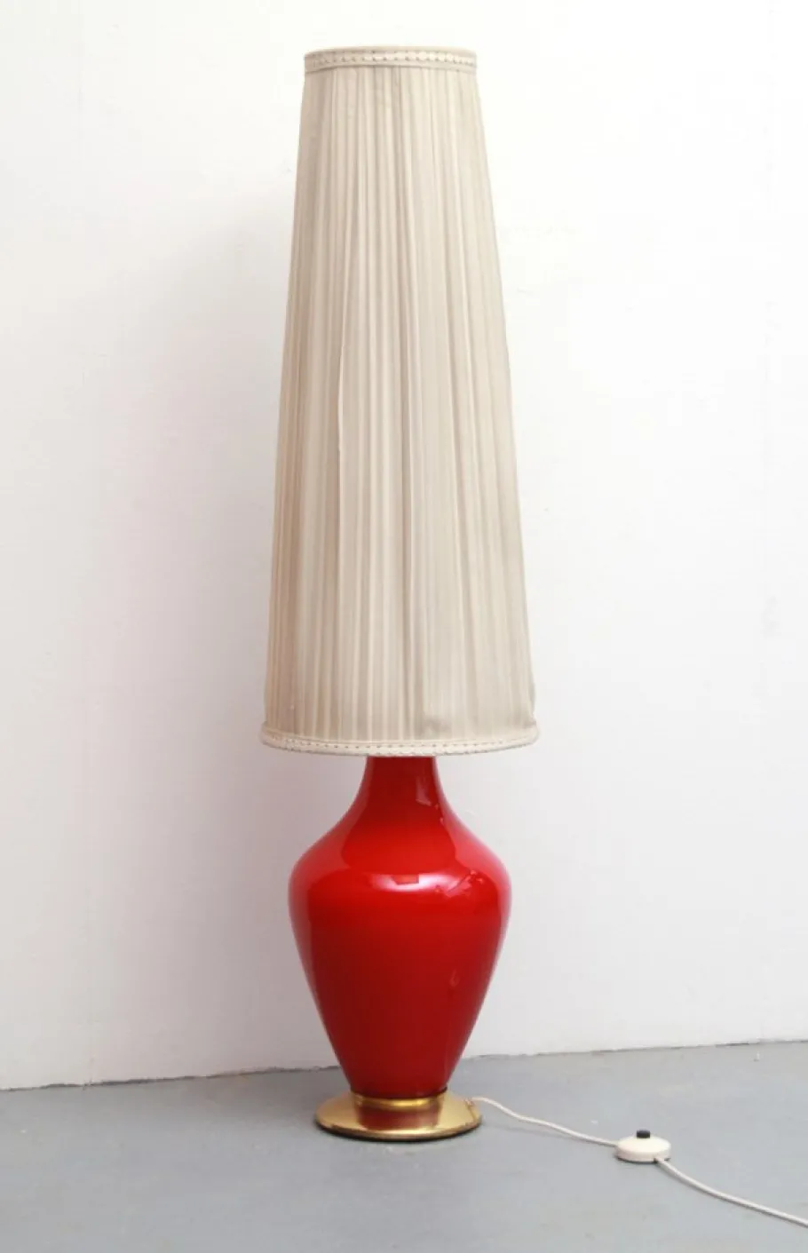 Online Pamono Floor Lamp in Red Glass, 1955