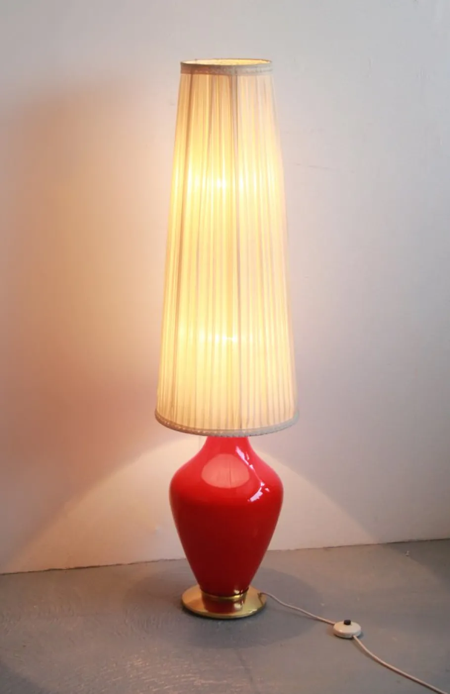 Online Pamono Floor Lamp in Red Glass, 1955