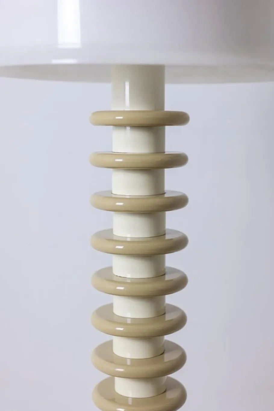 Best Pamono Floor Lamp in White and Beige Lacquered Wood by Ettore Sottsass, 1990s