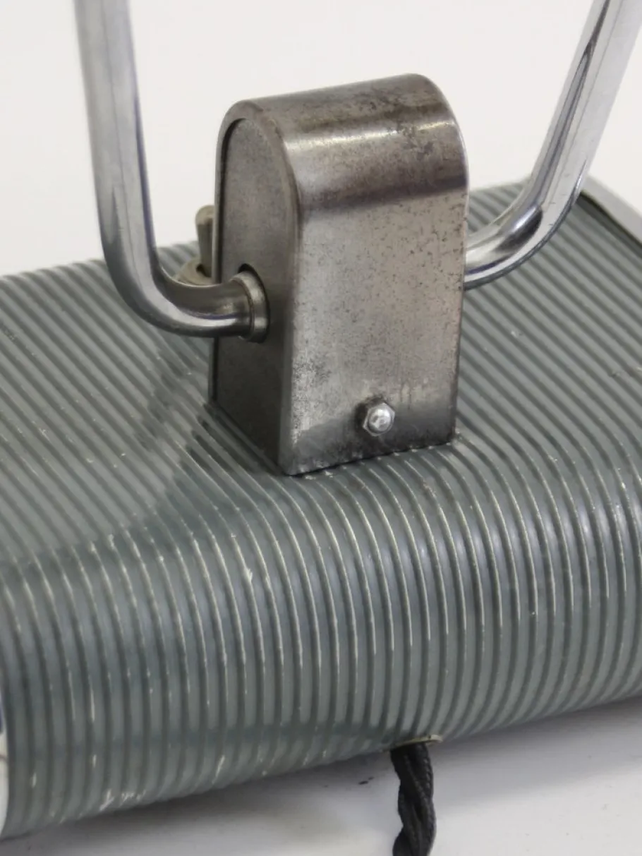 Clearance Pamono French Art Deco Green and Chrome Table Lamp by Eileen Gray for Jumo, 1940s