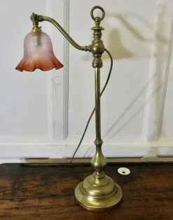 Pamono French Brass Desk/Table Lamp with Detailed Pink/Amber Glass Shade, 1890s