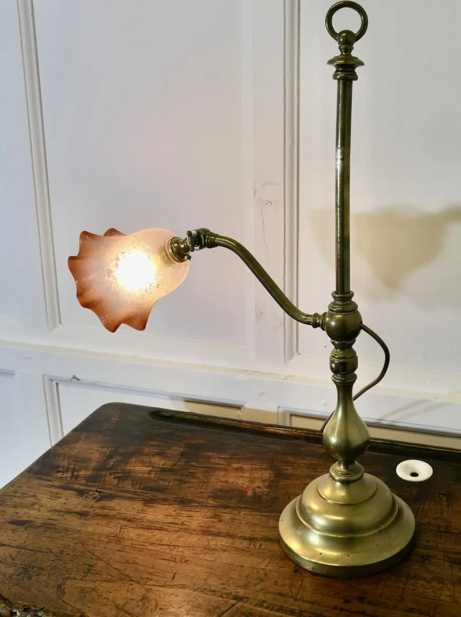 Pamono French Brass Desk/Table Lamp with Detailed Pink/Amber Glass Shade, 1890s