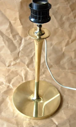 Discount Pamono German Art Deco Table Lamp in Polished Cast Brass by Bruno Paul, 1930s